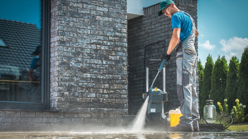 Professional concrete pressure cleaning
